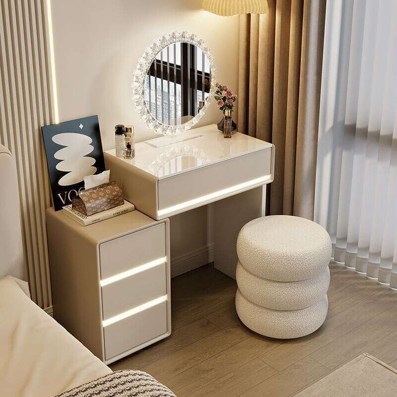 Meja Solek Kayu Asli Bilik Tidur Gaya minimalis moden, warna krim, digunakan di bilik utama. Dengan kabinet laci