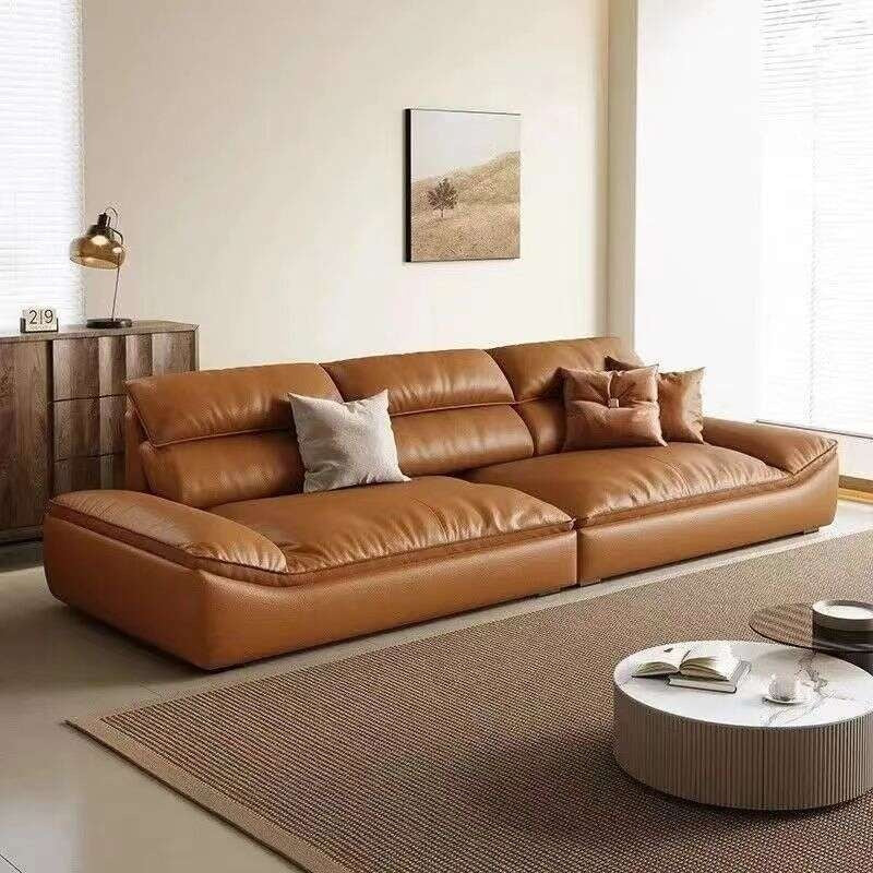 Ruang tamu belayar tinggi, sofa kulit mewah Itali, cahaya