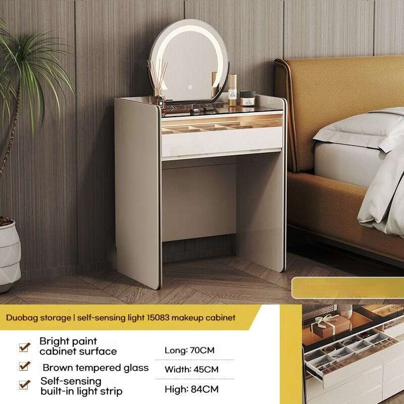 Penyimpanan Bilik Tidur Moden yang ringkas di hujung katil Kabinet elegan di ruang tamu Kabinet storan yang dipasang di dinding, meja solek