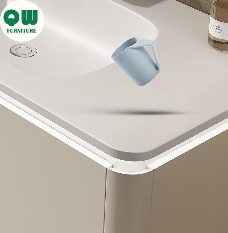 QW- Cream Style Storage Smart Mirror Cabinet in the Bathroom